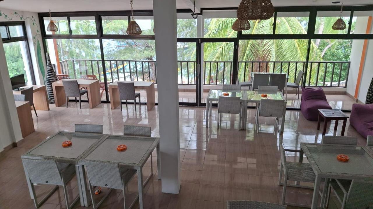 Tropica Gili Total Body Fit - Free Access Gym And Coworking Space Gili Trawangan Exterior foto